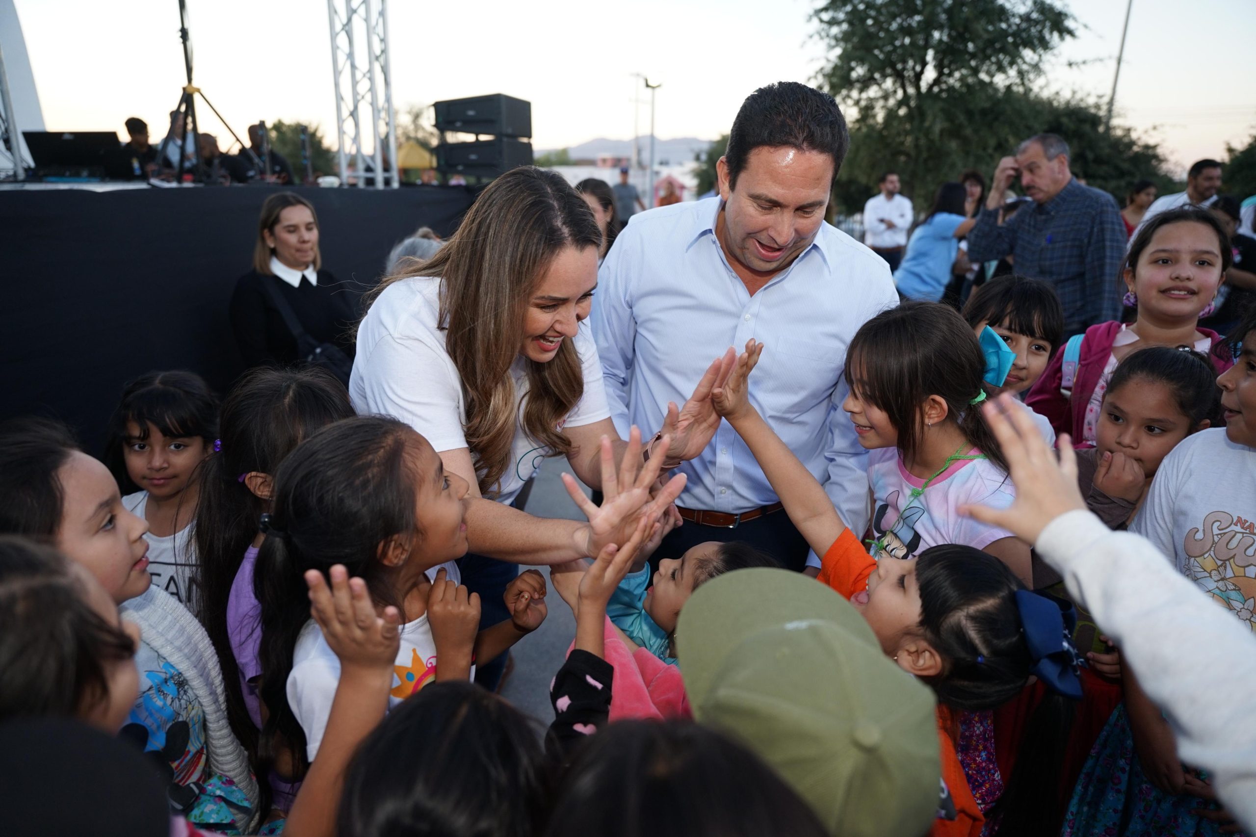Impulsan Javier y Luly acciones por la salud mental