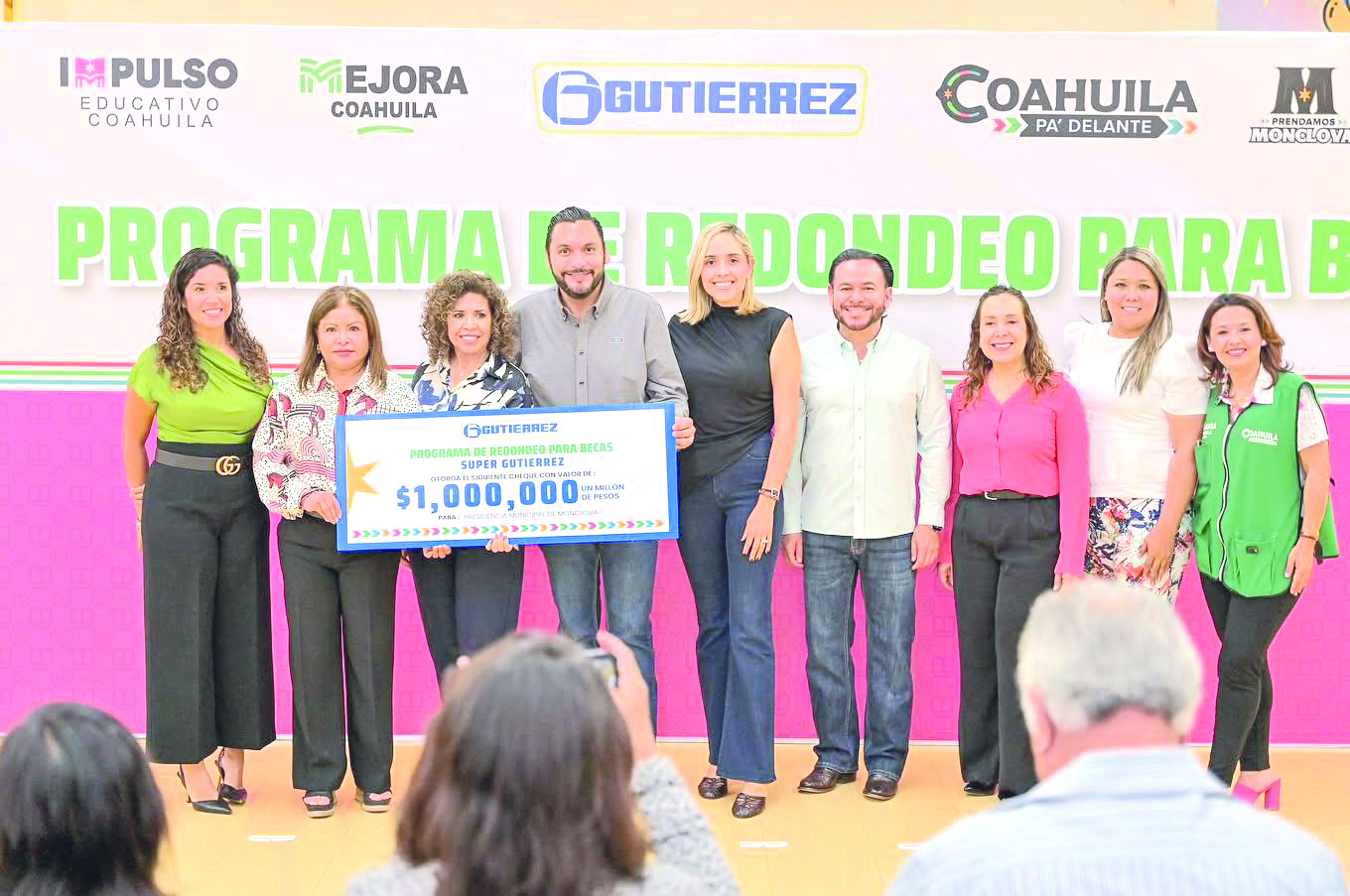 Suman esfuerzos con becas Carlos y Gutiérrez