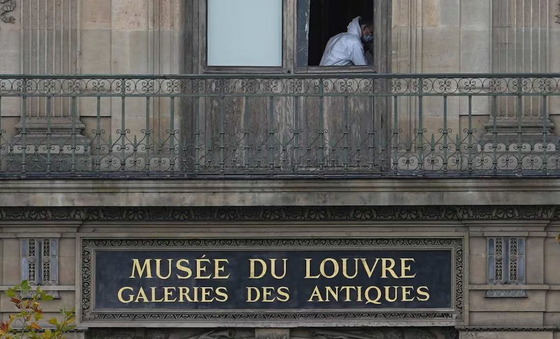 Directora del museo de Louvre reconoce “terrible fracaso” tras robo de joyas y apunta a infraestructura “obsoleta”