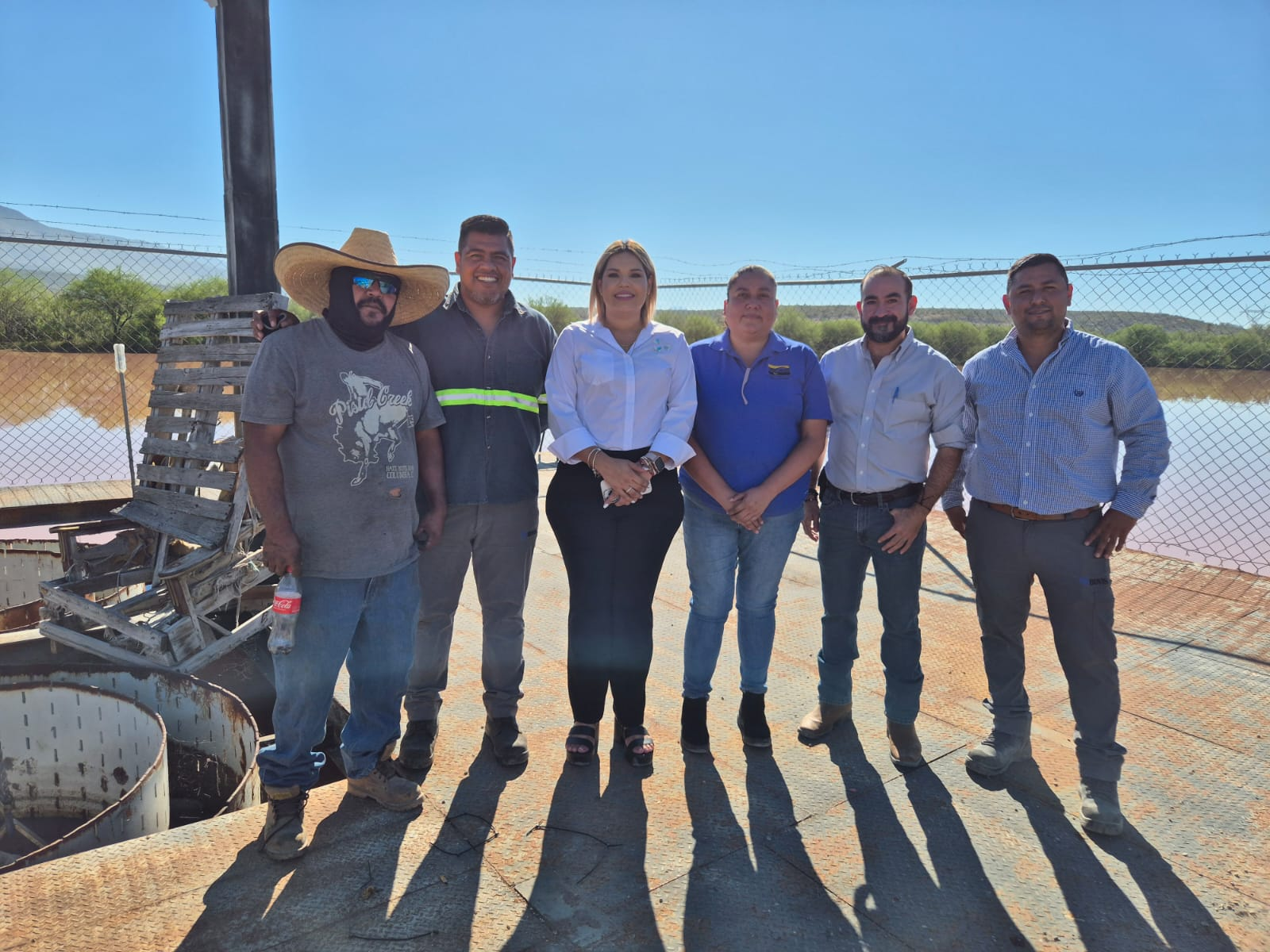 SUPERVISA YESICA SIFUENTES AVANCES EN LA LAGUNA DE OXIDACIÓN DE LA COLONIA CALIFORNIA