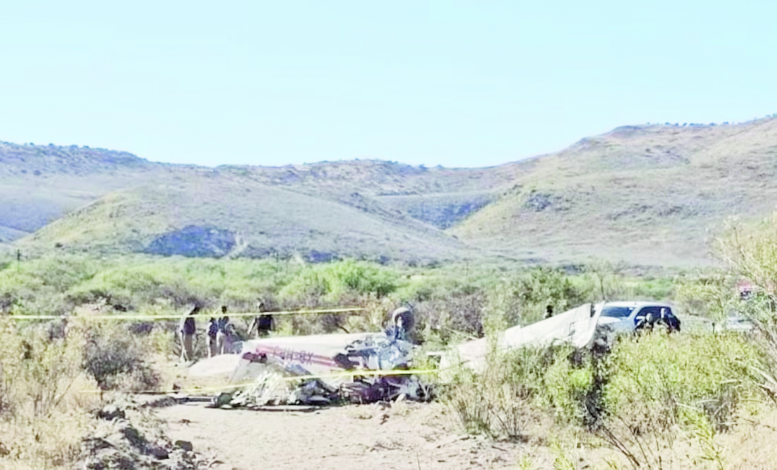 Mueren 2 al desplomarse avioneta en Chihuahua
