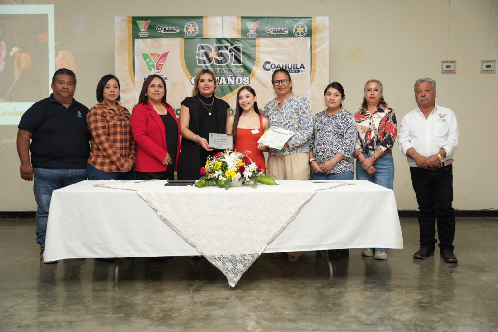 Reconoce Yesica a jóvenes destacados de Castaños