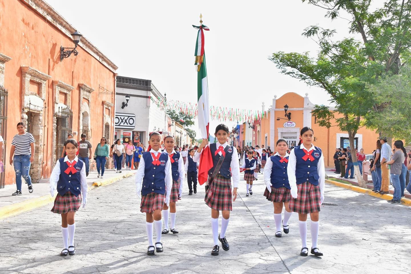 INVITA VÍCTOR LEIJA AL DESFILE DE LA REVOLUCIÓN MEXICANA