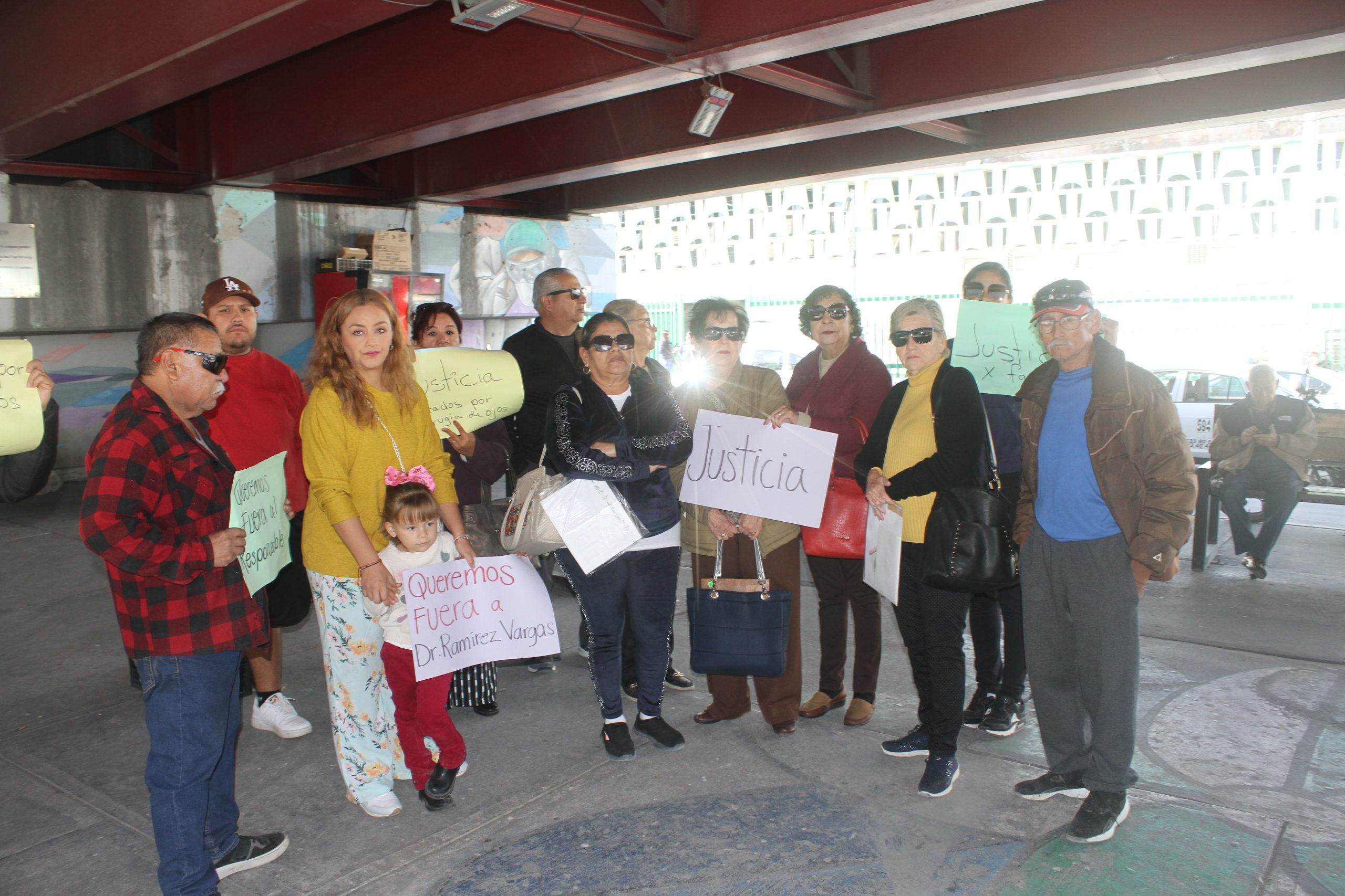 “Nos dejaron ciegos”: pacientes del IMSS