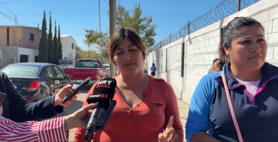 Toman padres escuela por falta de un maestro