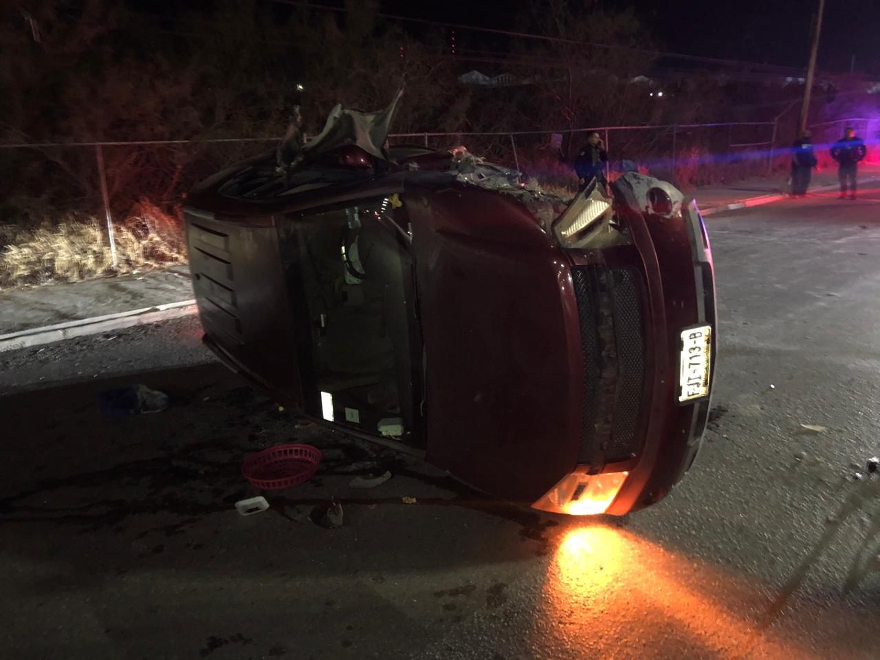 Vuelca camioneta familiar tras convivio