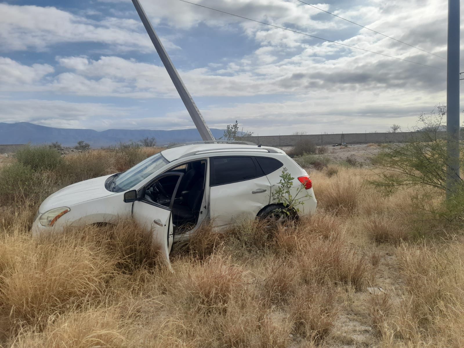Menor destroza troca; resultó ileso de choque