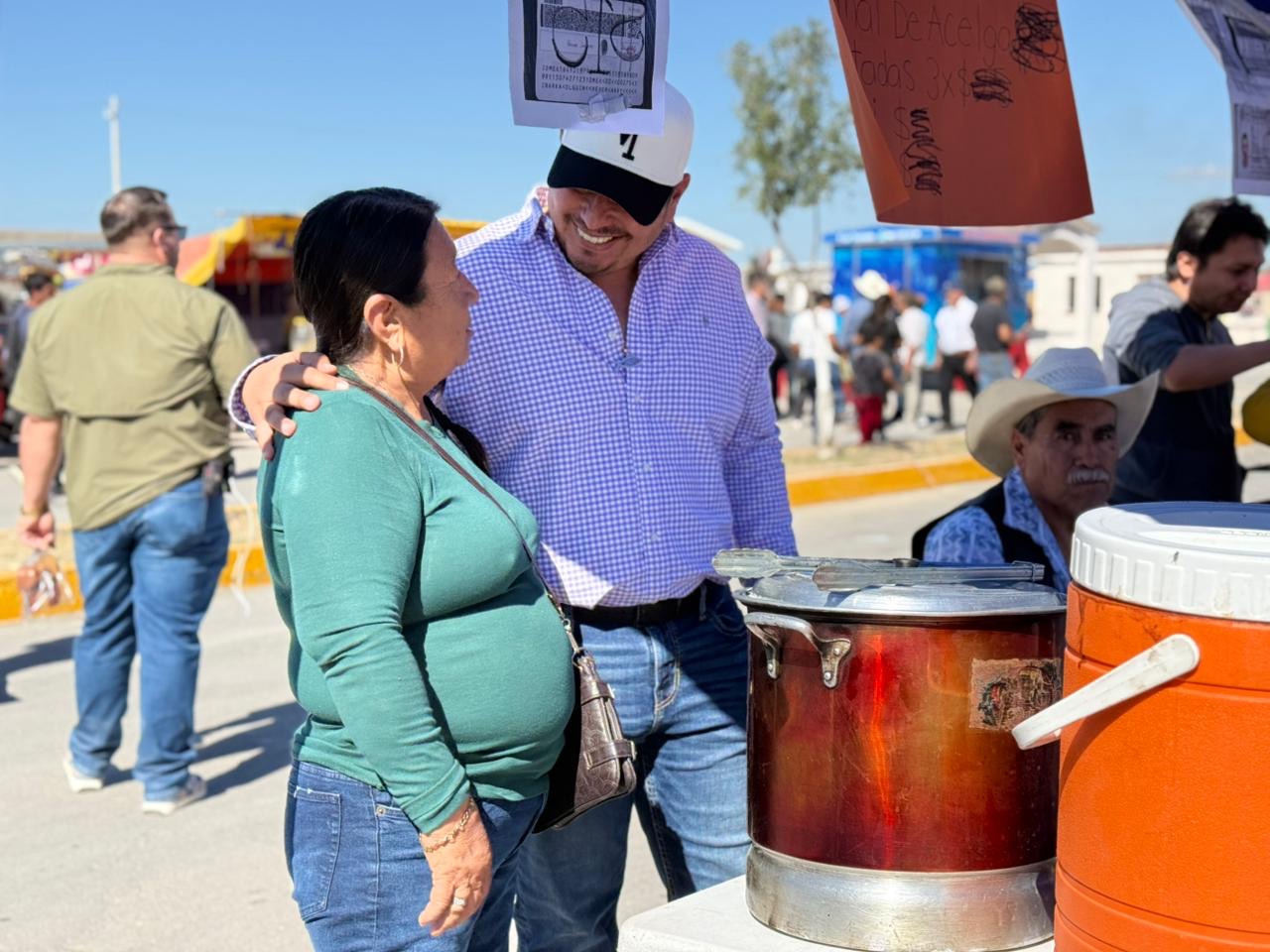 VISITAN FIELES SAMBONENSES A SUS DIFUNTOS EN PANTEÓN “EL REFUGIO”