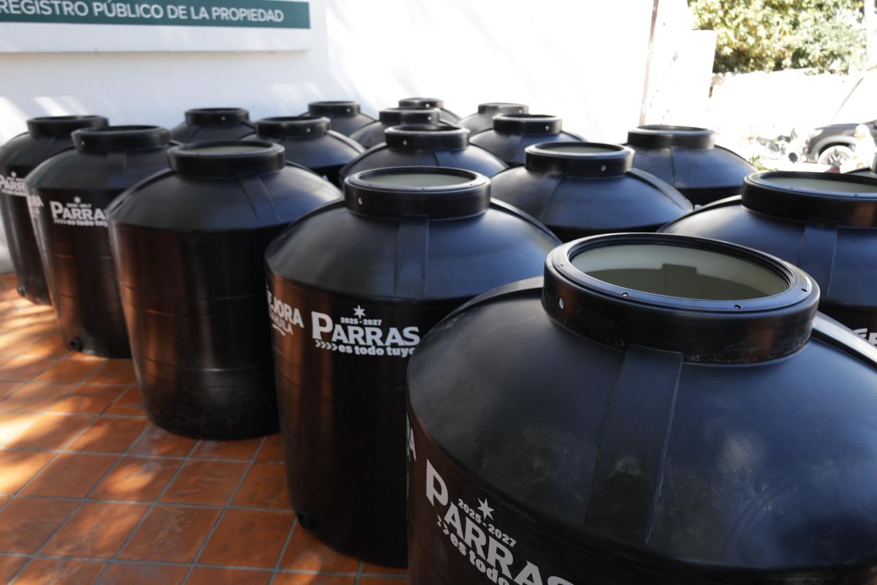 Reciben parrenses tinacos a bajo costo