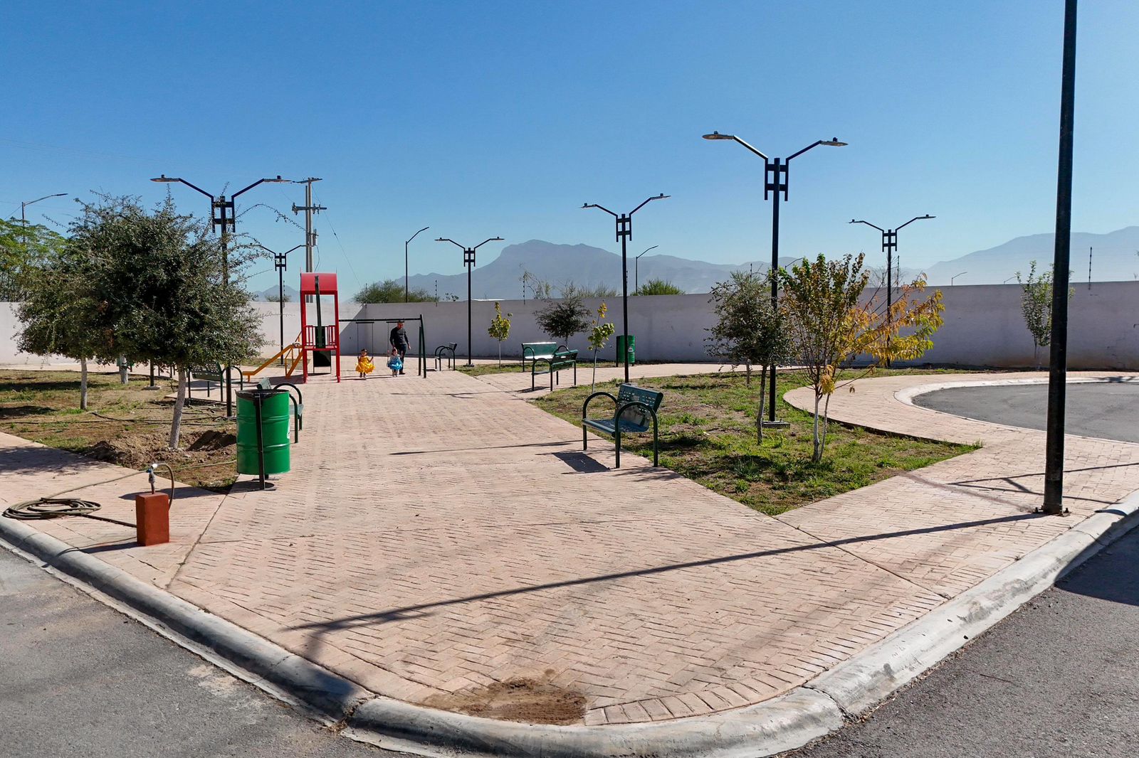 Con Obra Tras Obra, Ramos se Transforma: vecinos reconocen rehabilitación de plazas que fortalecen la vida comunitaria