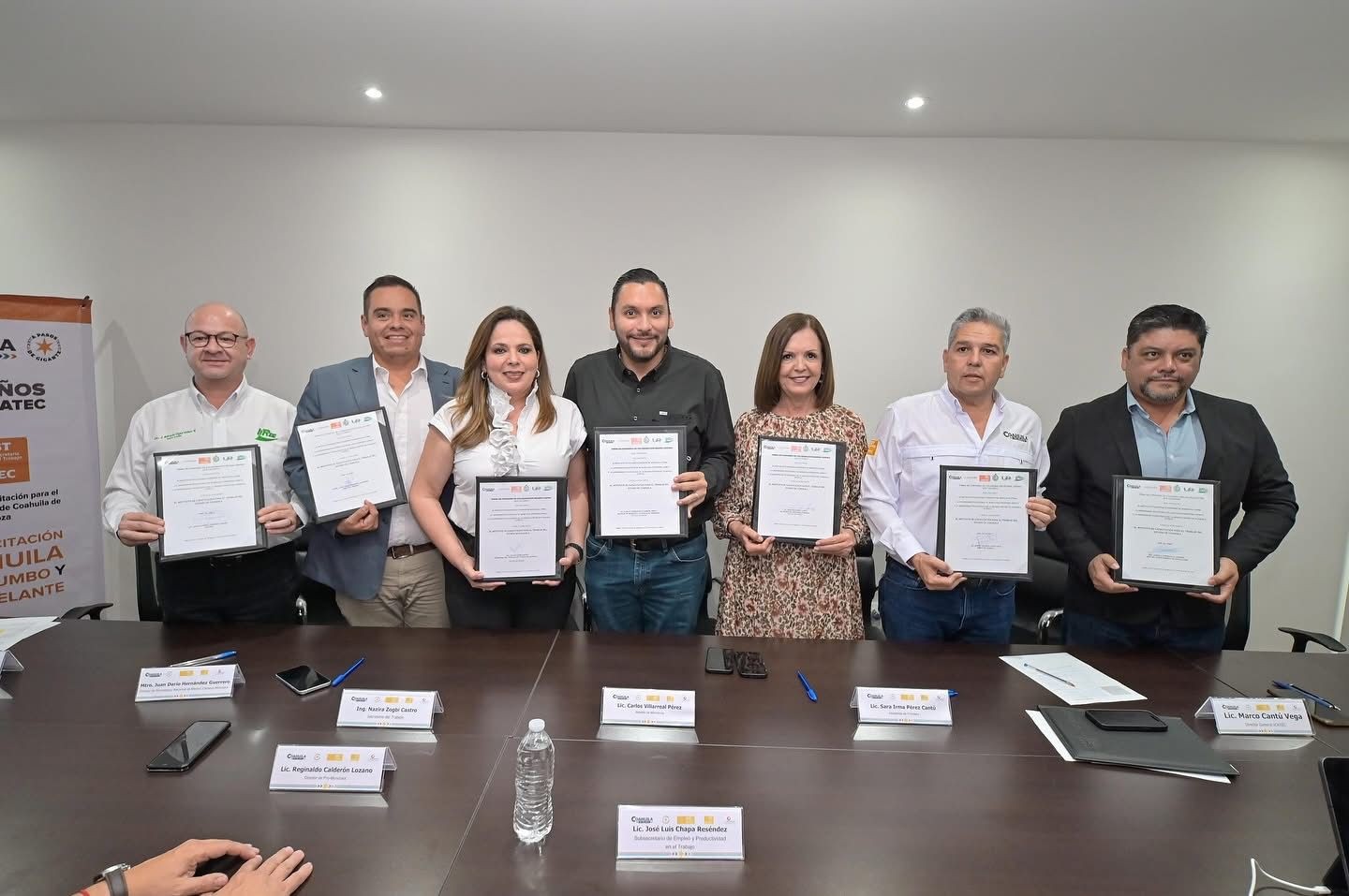 Fortalece Carlos preparación por llegada de más empresas