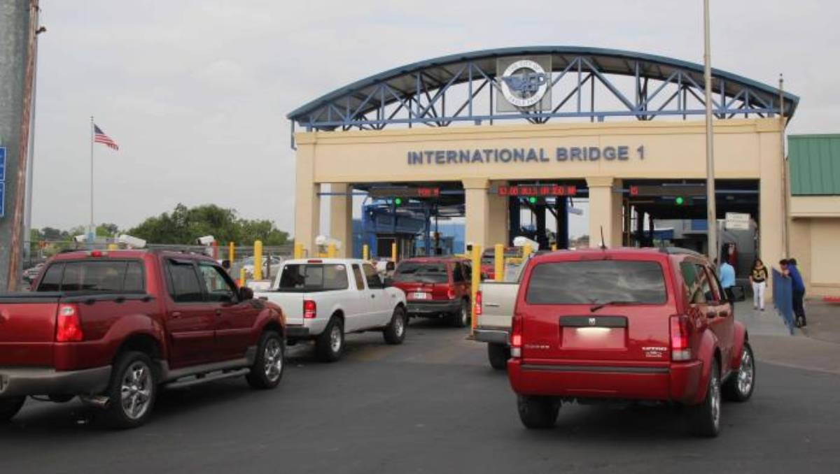 Suben las tarifas de cobro para cruzar por el puente internacional en Eagle Pass