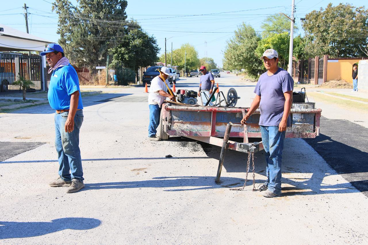 Chano Díaz fortalece la imagen urbana de Sabinas: más de 4 mil baches reparados antes de cerrar 2025