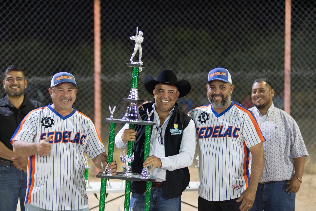 El liderazgo de Chano Díaz impulsa el deporte: Premiación de la Liga de Softbol Varonil
