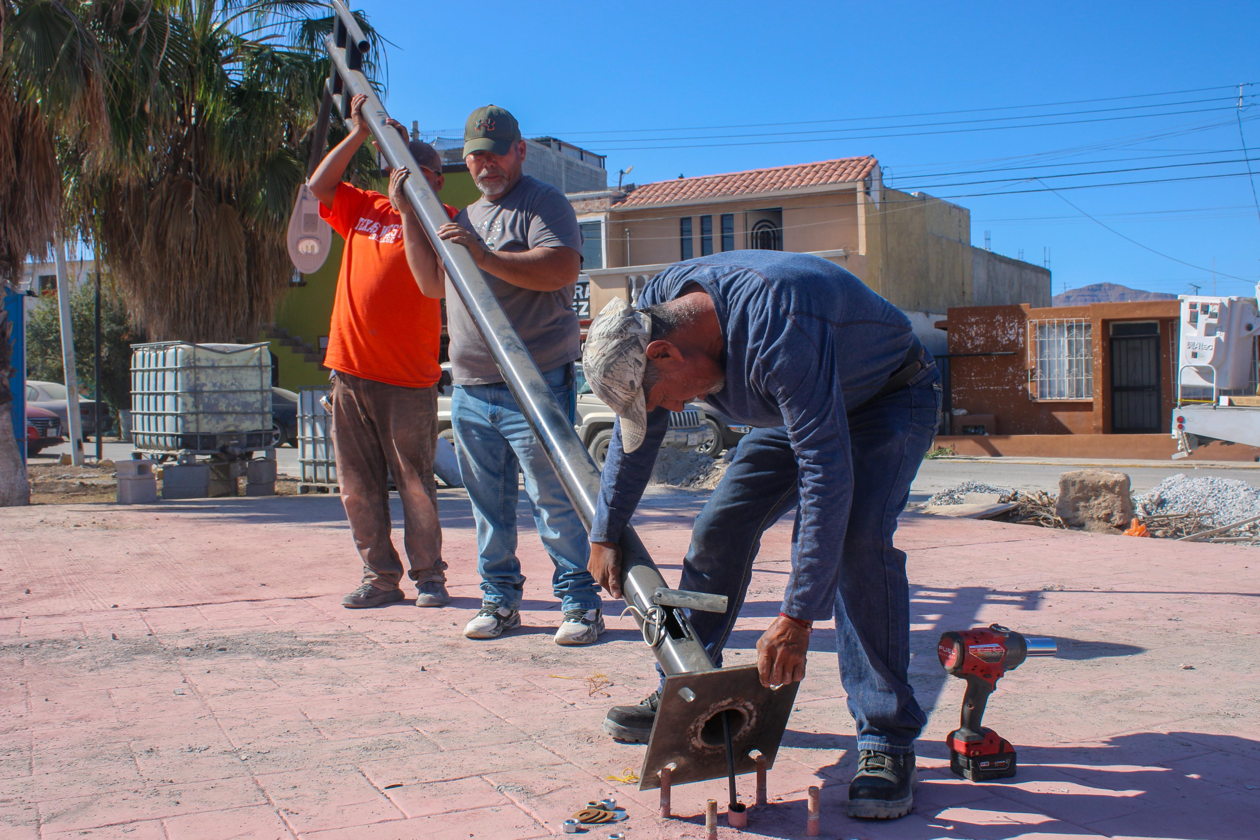Avanzan los trabajos de rehabilitación en la plaza Fidel Velázquez de RA