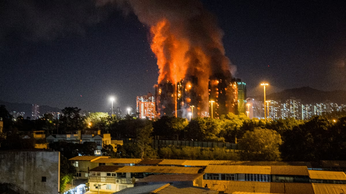 ‘Edificios arden en cadena’: Sube a 36 número de fallecidos por incendio en Hong Kong; 279 han desaparecido