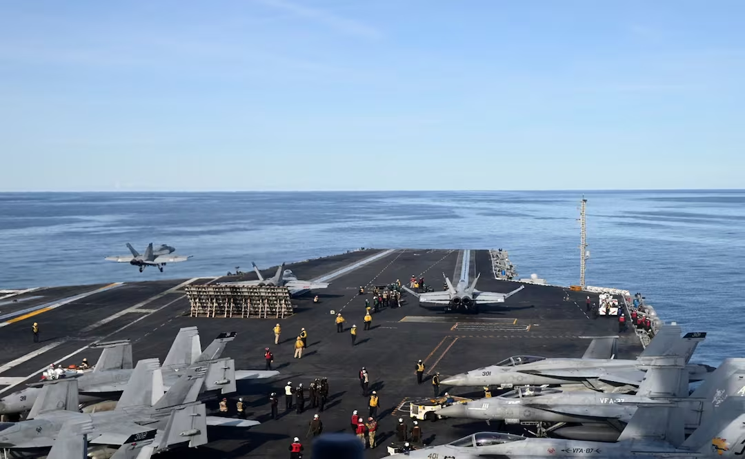 Bombarderos estadounidenses sobrevuelan la costa de Venezuela