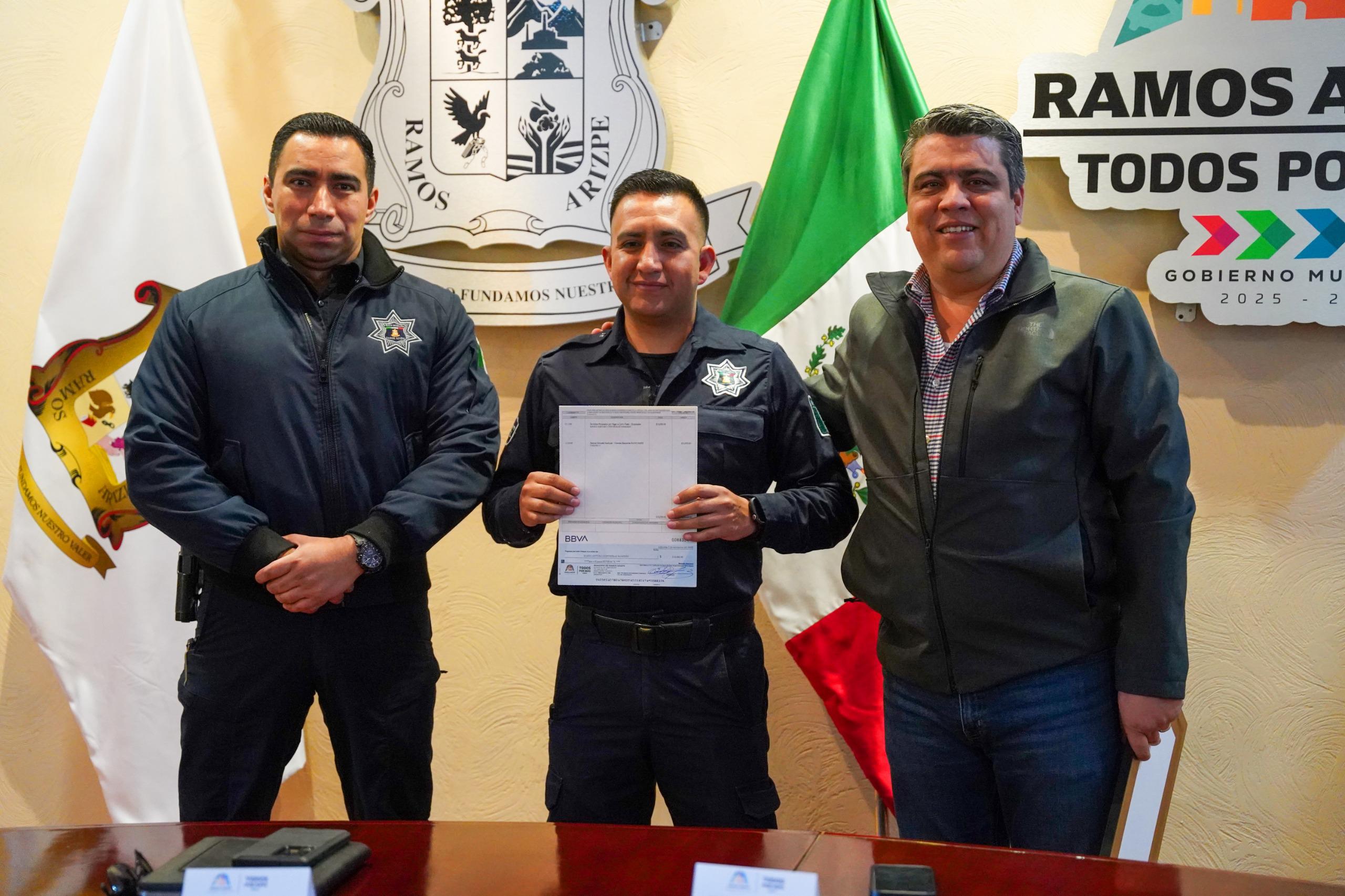 Reconocen destacada labor de policías municipales