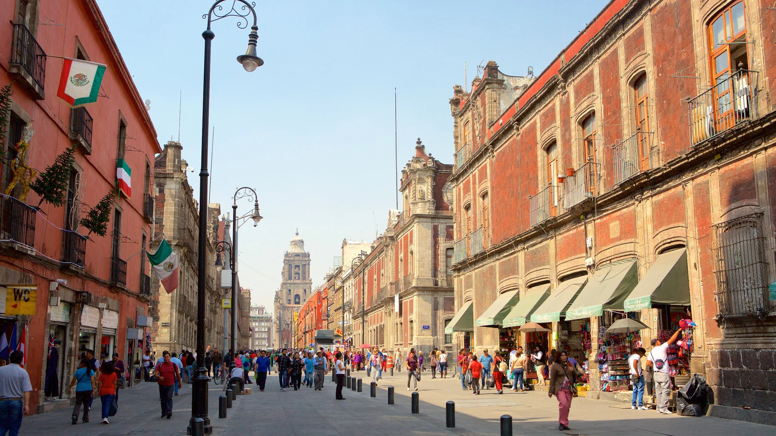 Advierten expertos salida de capitales