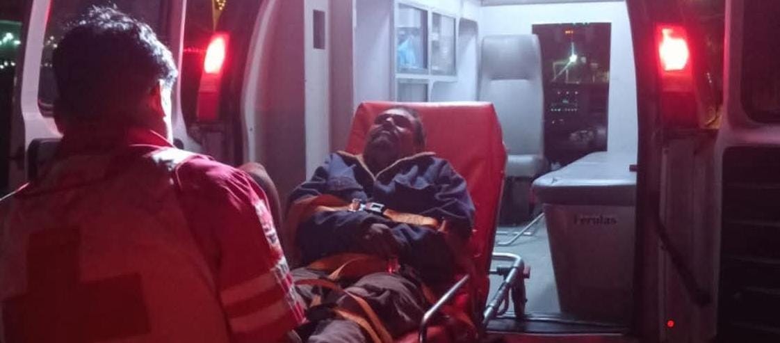 Arrolla auto a sujeto y huye en Múzquiz