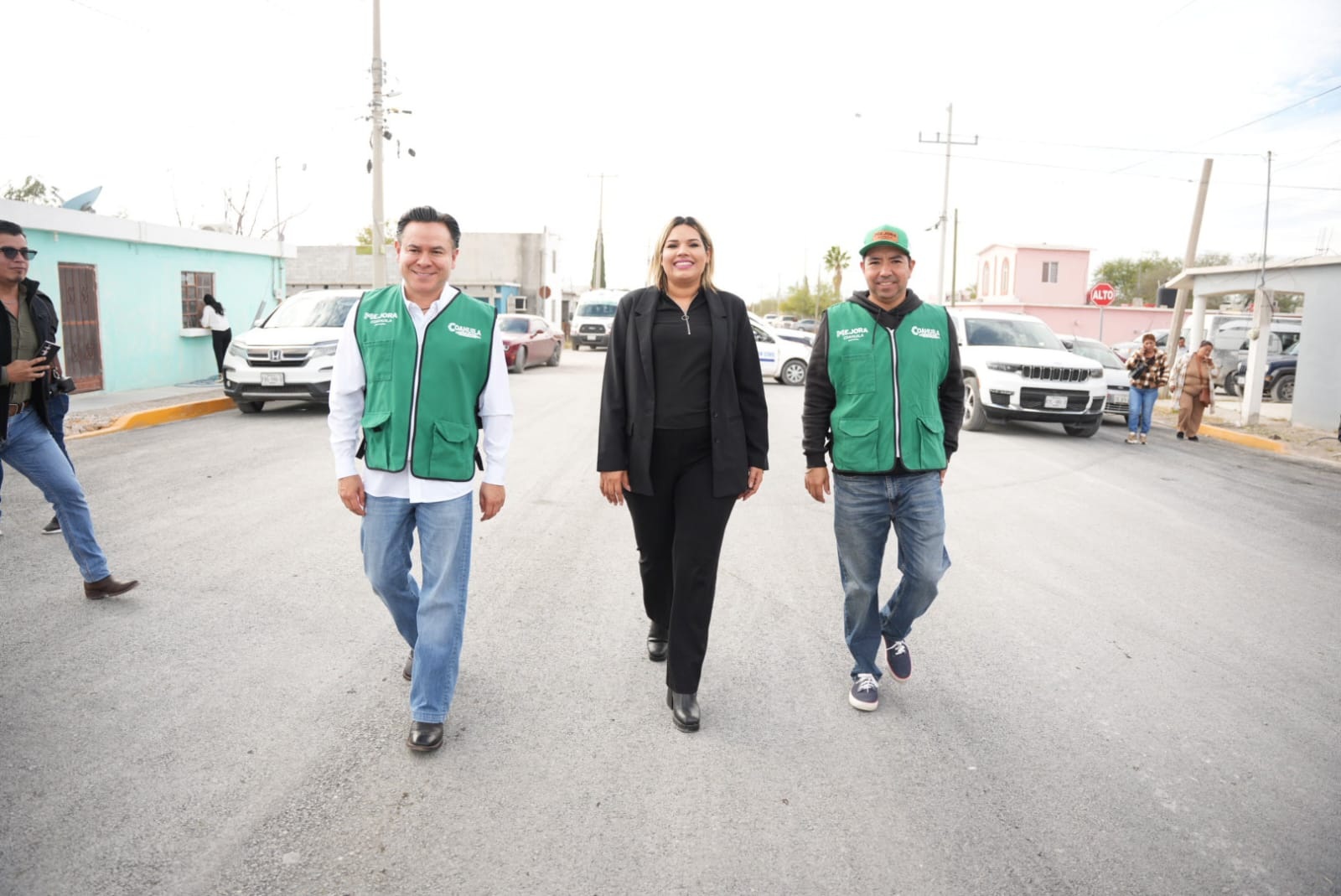 Entrega Yesica obra de pavimentación
