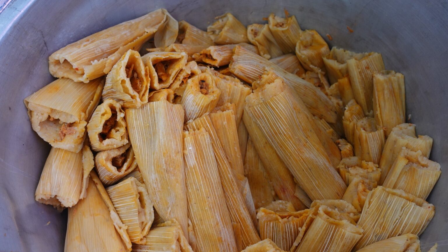 Con ingenio y sabor madres preparan cenas navideñas