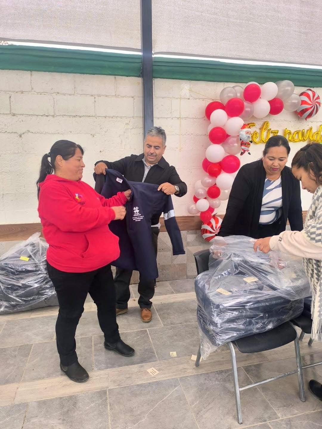 Reconoce Víctor Leija la labor de personal en 4-C