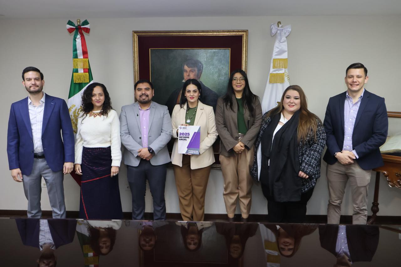 Entrega IEC informe anual a los diputados
