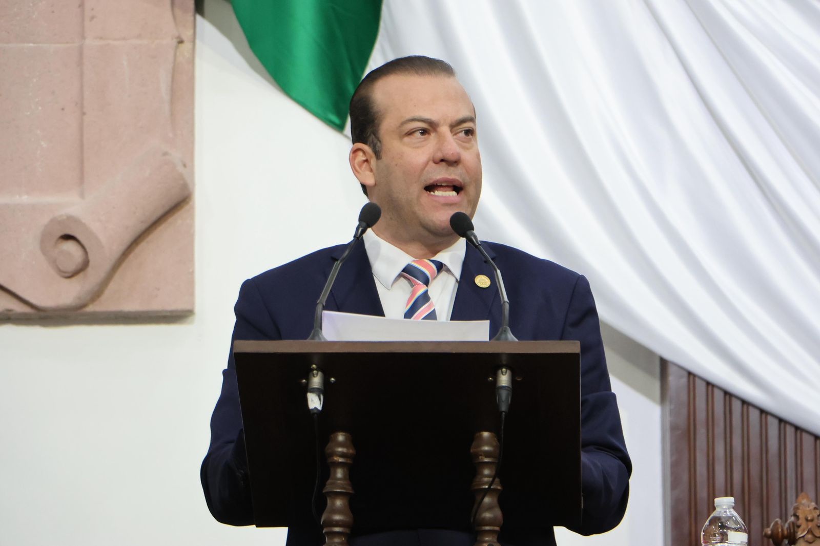 Reabrir el paso peatonal bloqueado por Ferromex
