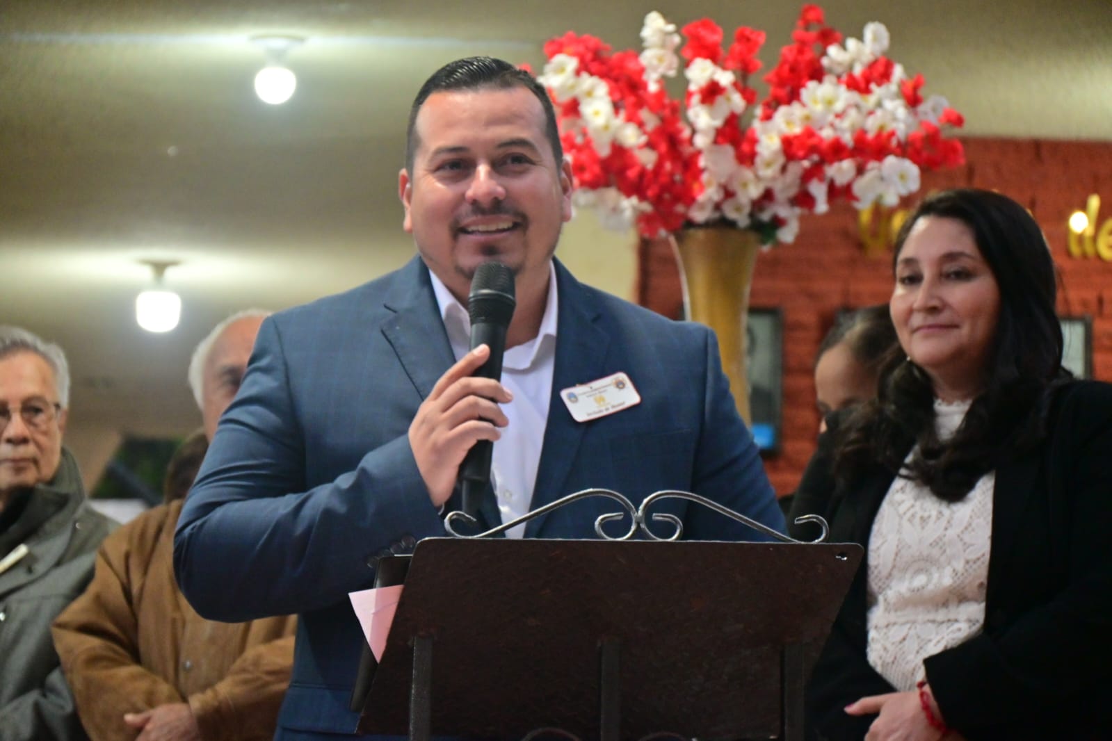 Invita Presidente de San Buena a Informe