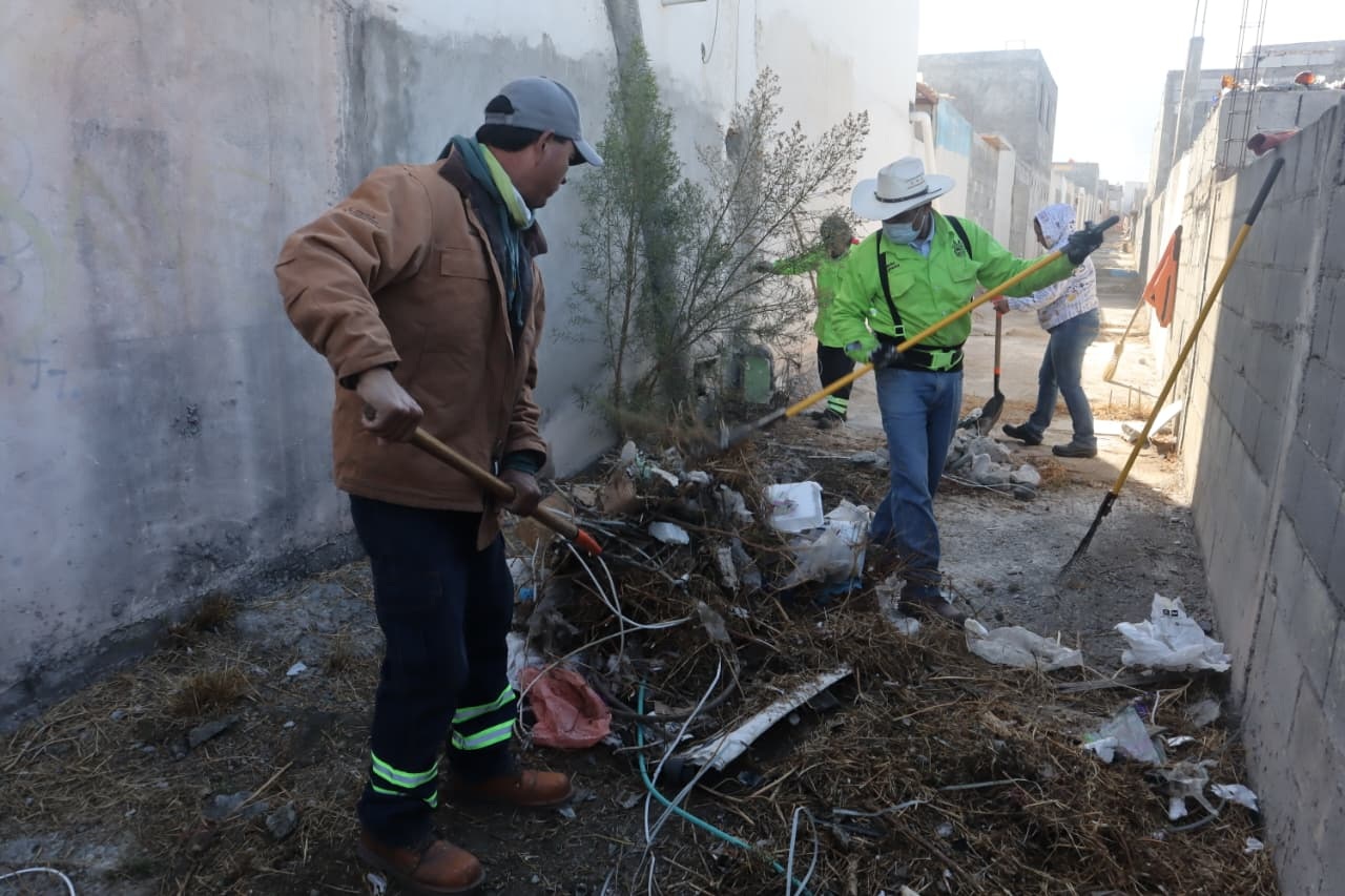 Fortalece Javier acciones en plazas públicas de Saltillo
