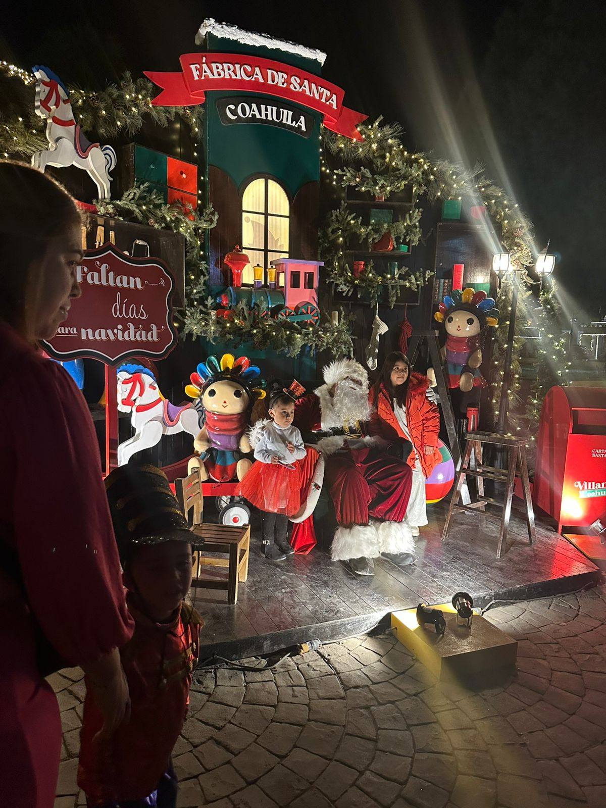 Invita Laura al Festival Navideño Múzquiz 2025