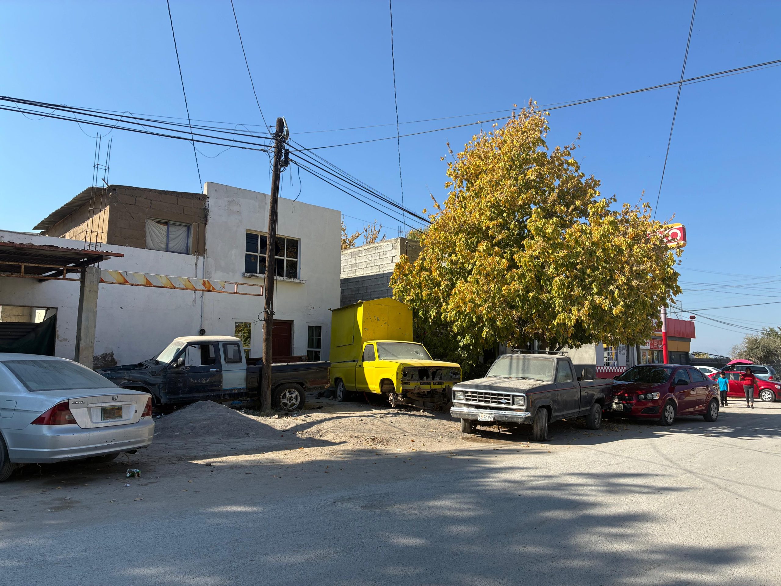 Dará ultimátum a doce vecinos por tener carros abandonados