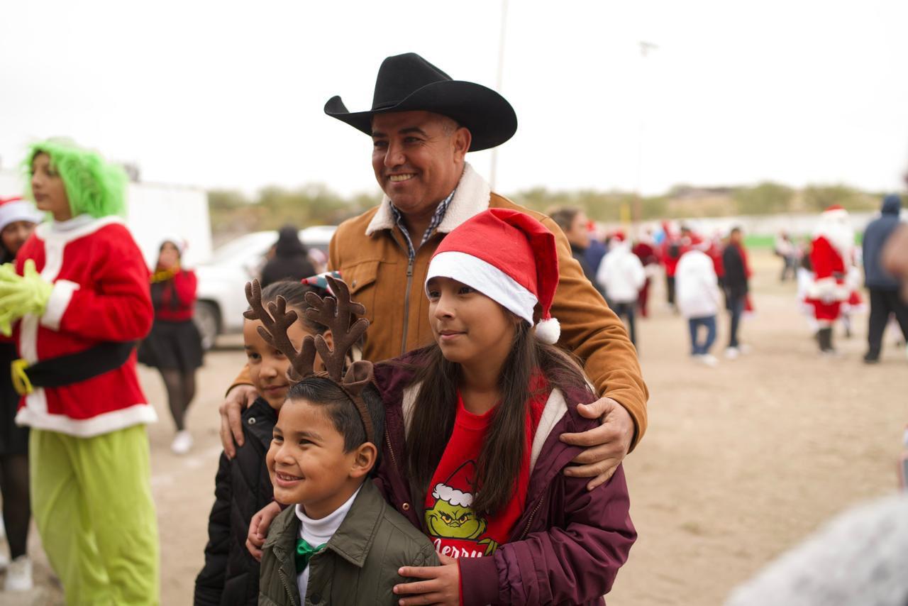 Encabeza Chano el Festival Navideño en villa de Agujita