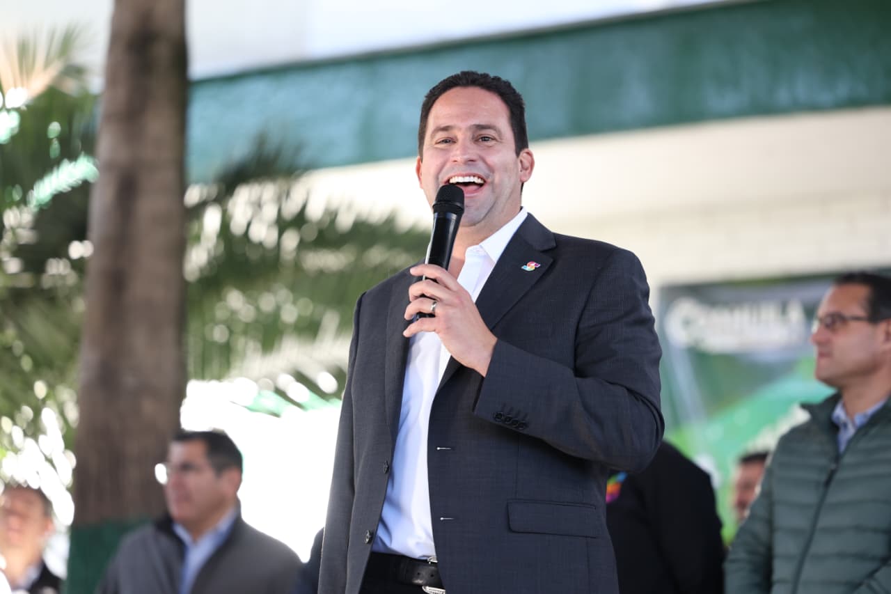 Comienza Javier paradero de autobuses en Conalep Saltillo