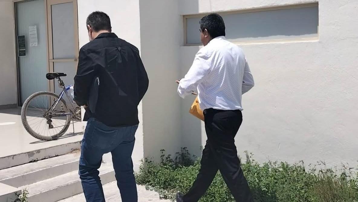 LE COLOCAN BRAZALETE A EX TESORERO DE MÚZQUIZ