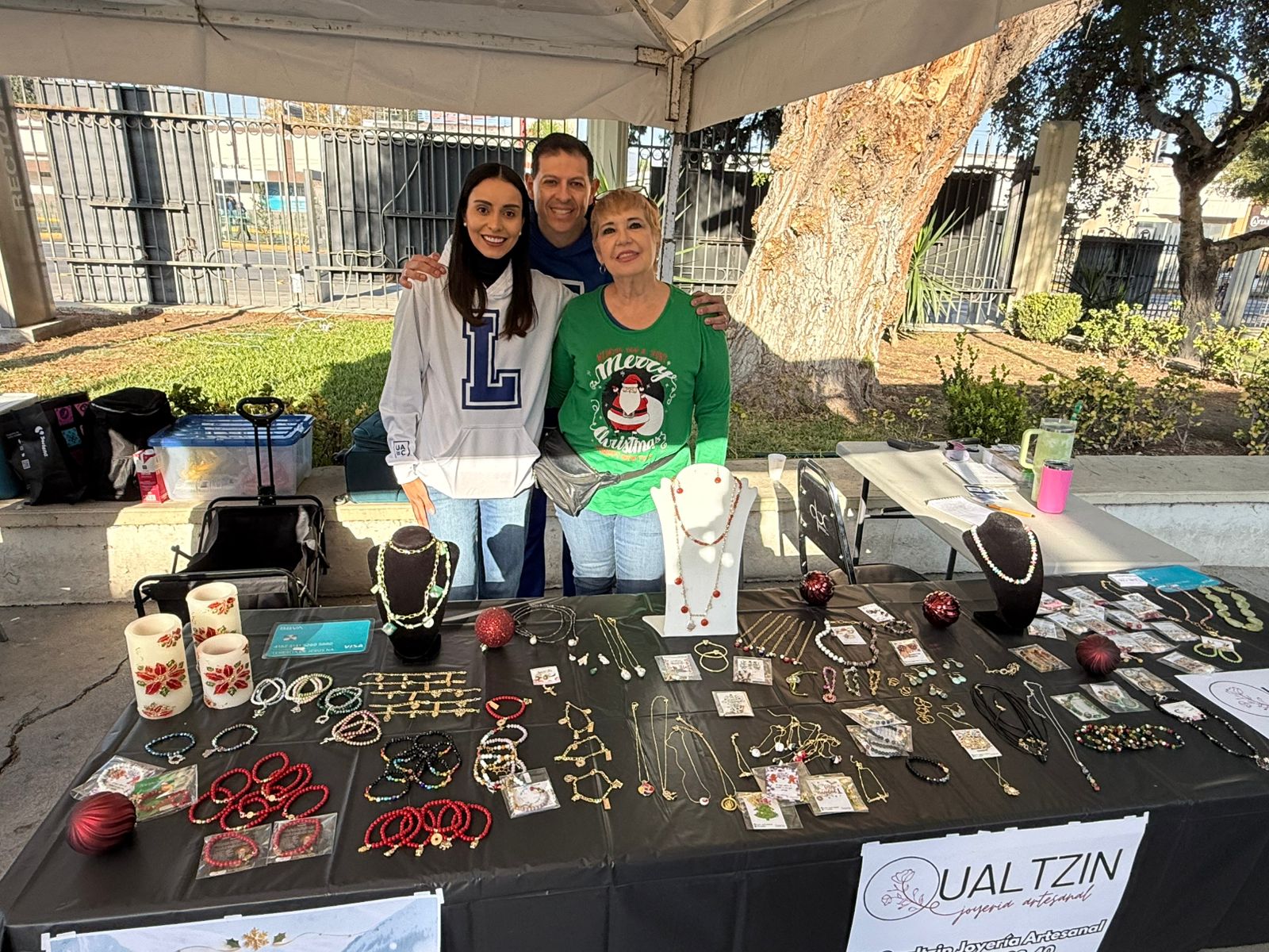 UAdeC realiza con éxito la primera edición del Mercadito Navideño 2025