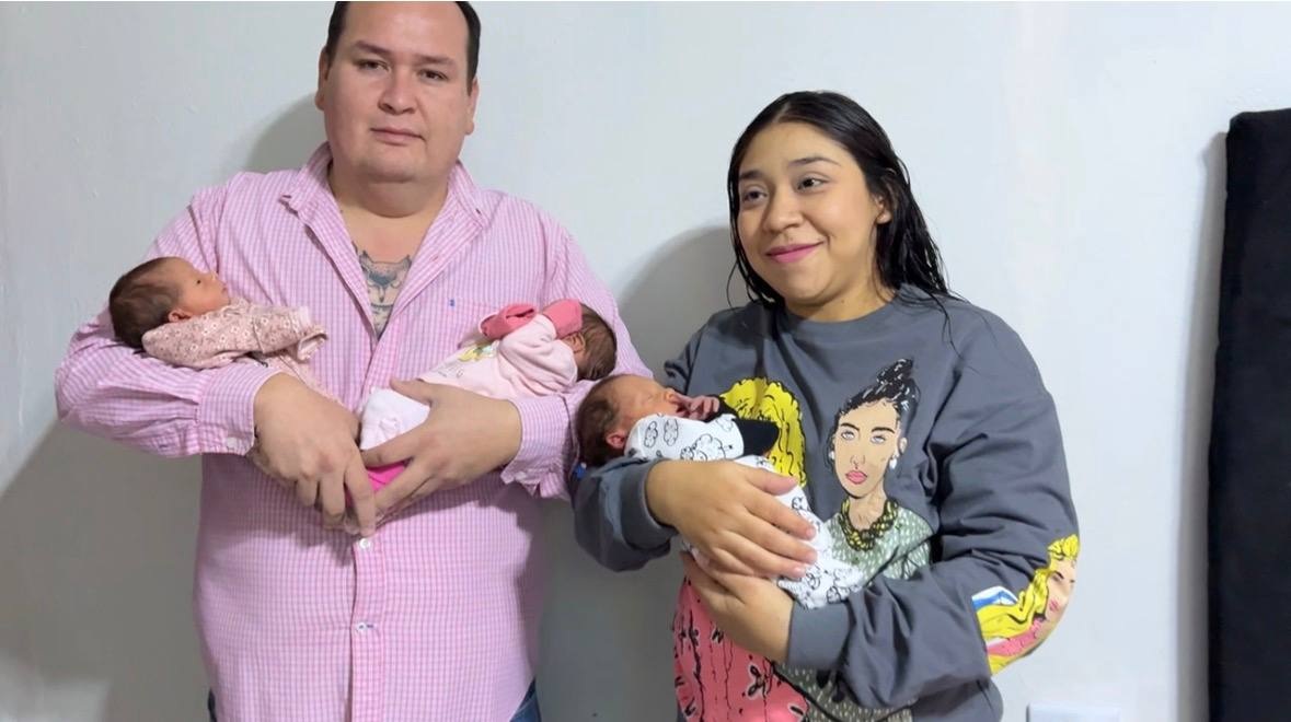 Una bendición triple: padre de las trilllizas