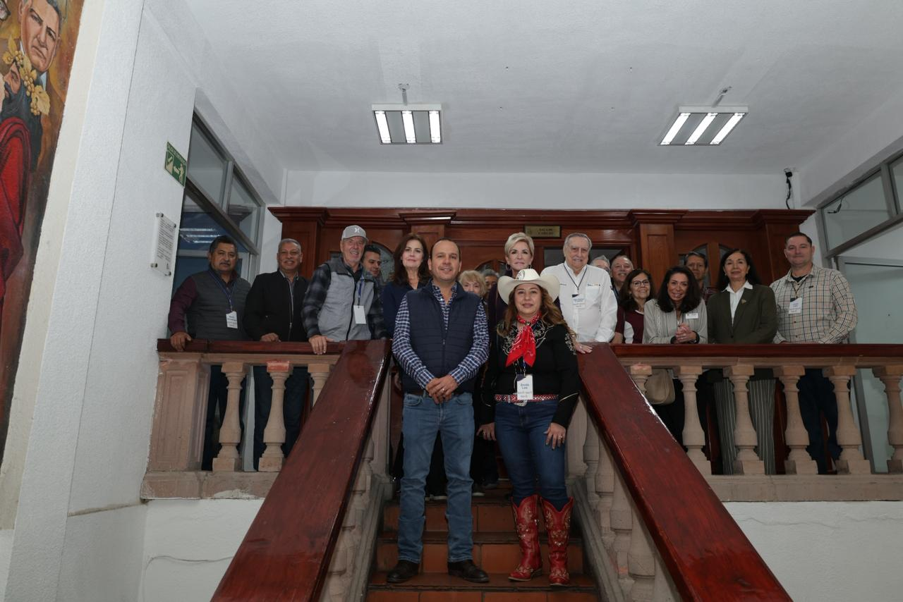 Reconoce Fernando Orozco labor comunitaria de Rotarios de Grapevine en Parras