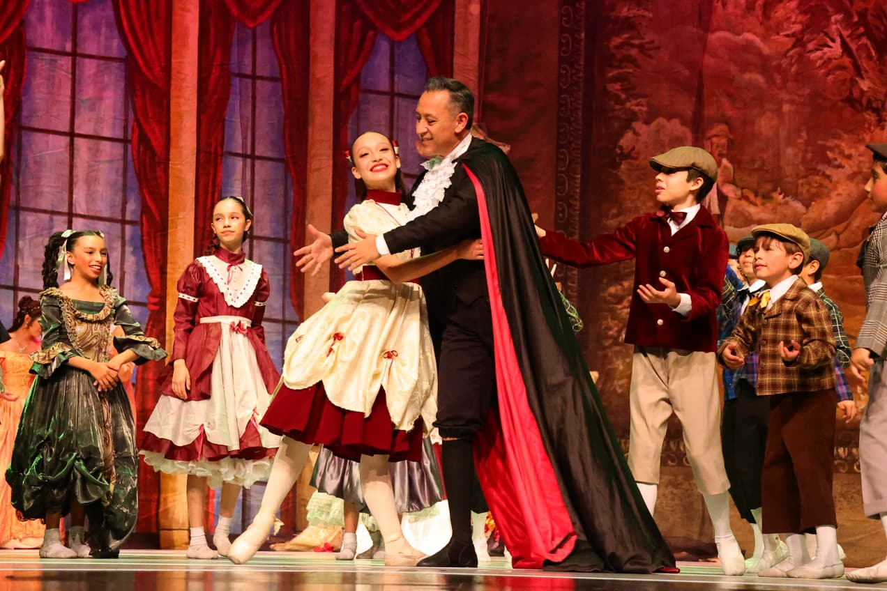 Cautiva ‘El Cascanueces’ al público saltillense en el Teatro Fernando Soler