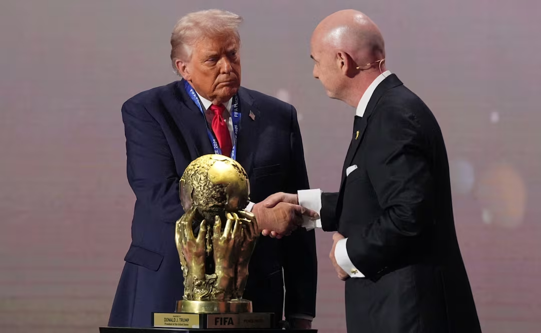 Presentan queja contra Gianni Infantino por otorgarle premio de la paz a Donald Trump; acusan violación a los principios de la FIFA