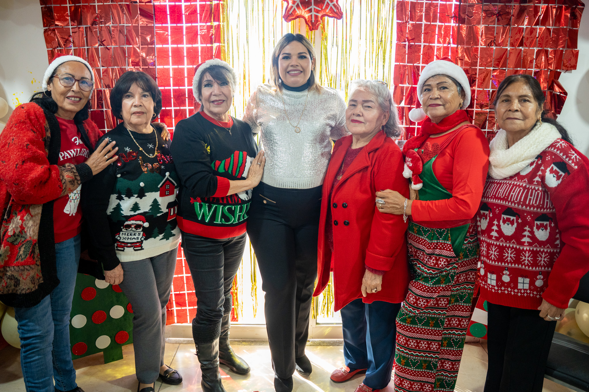 Convive alcaldesa de Castaños con adultos mayores