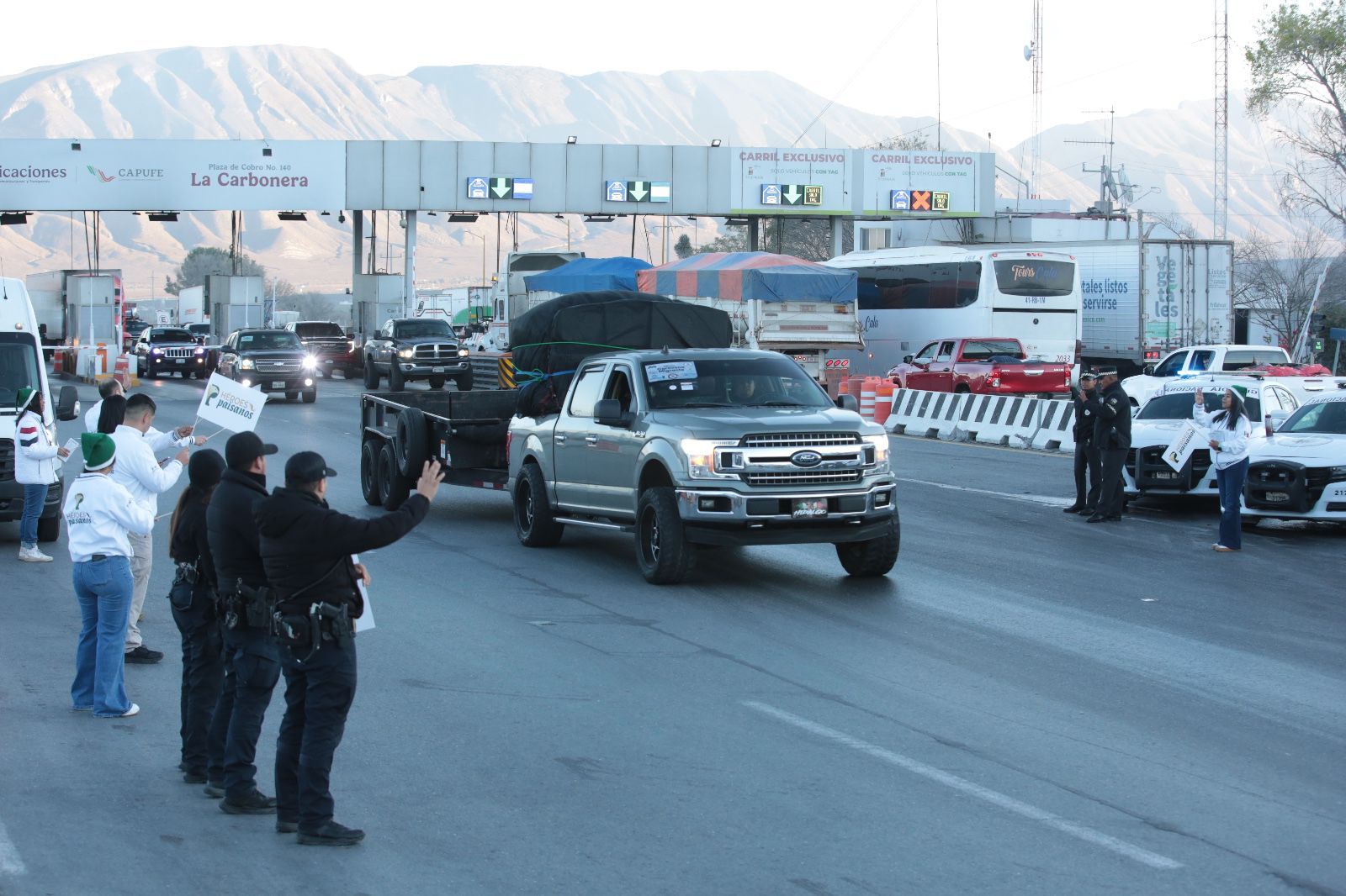 COAHUILA DA LA BIENVENIDA A MILES DE PAISANOS CON UN OPERATIVO ESPECIAL DE SEGURIDAD Y ACOMPAÑAMIENTO