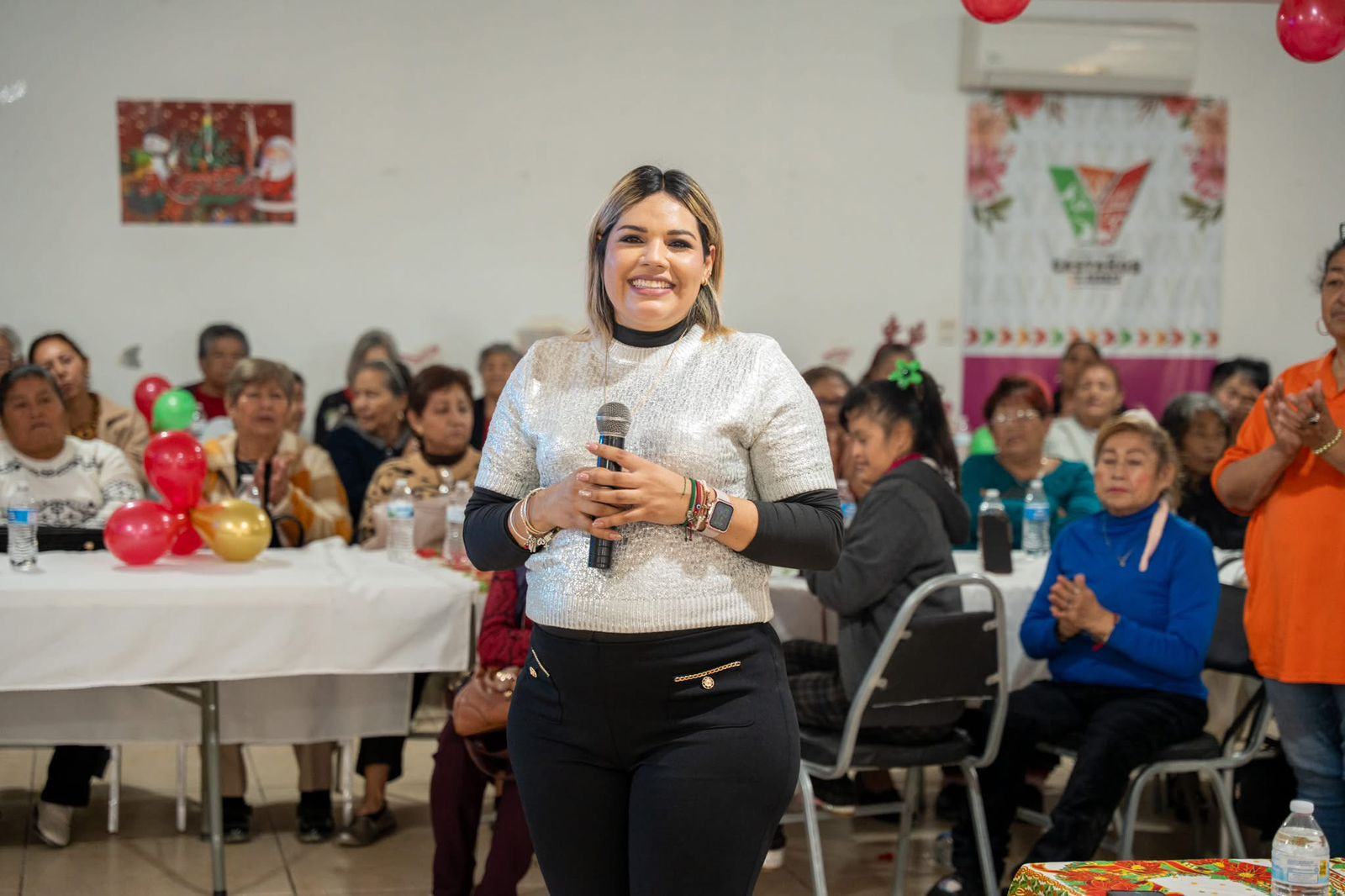 Desea Yésica Sifuentes feliz año nuevo a las familias de Castaños