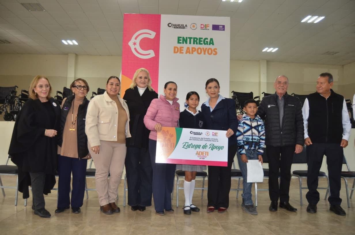 REALIZA DIF COAHUILA ENTREGA REGIONAL DE BECAS ADETI EN MÚZQUIZ