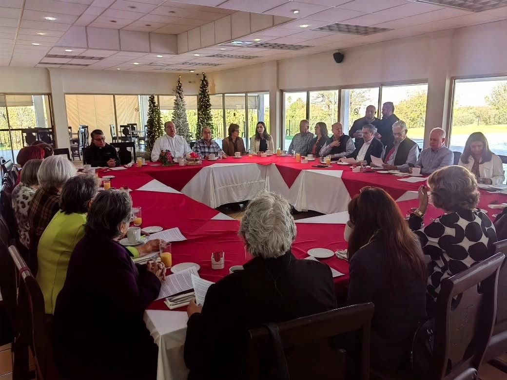 Obispo de Saltillo reúne a patronatos en Monclova