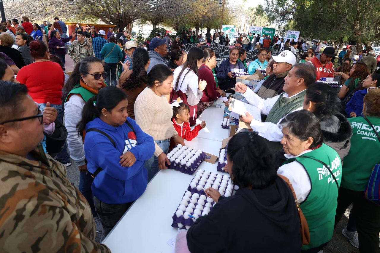 Llega ayuda alimentaria para familias de Parras