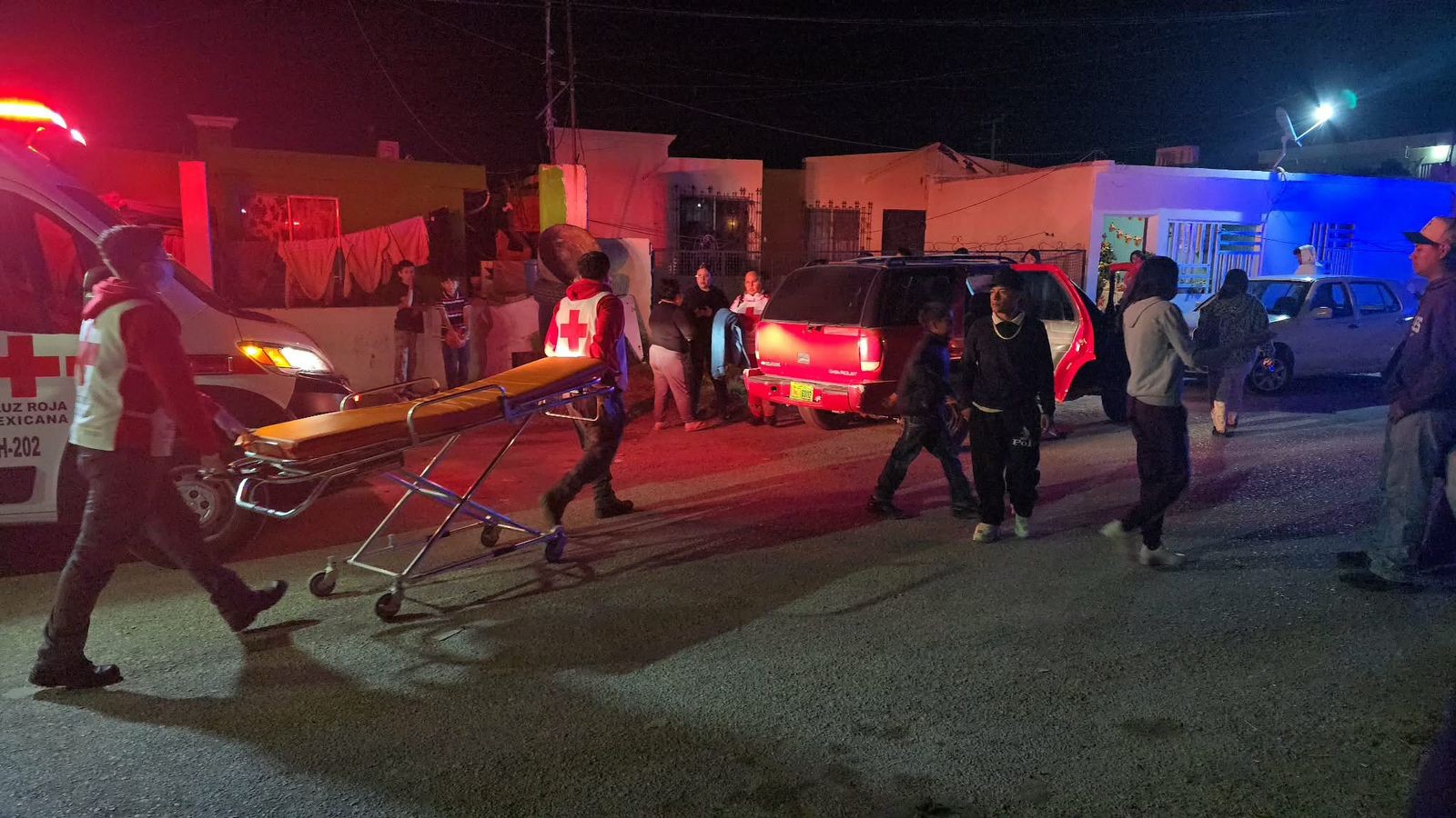 Impiden que joven utilice puerta falsa