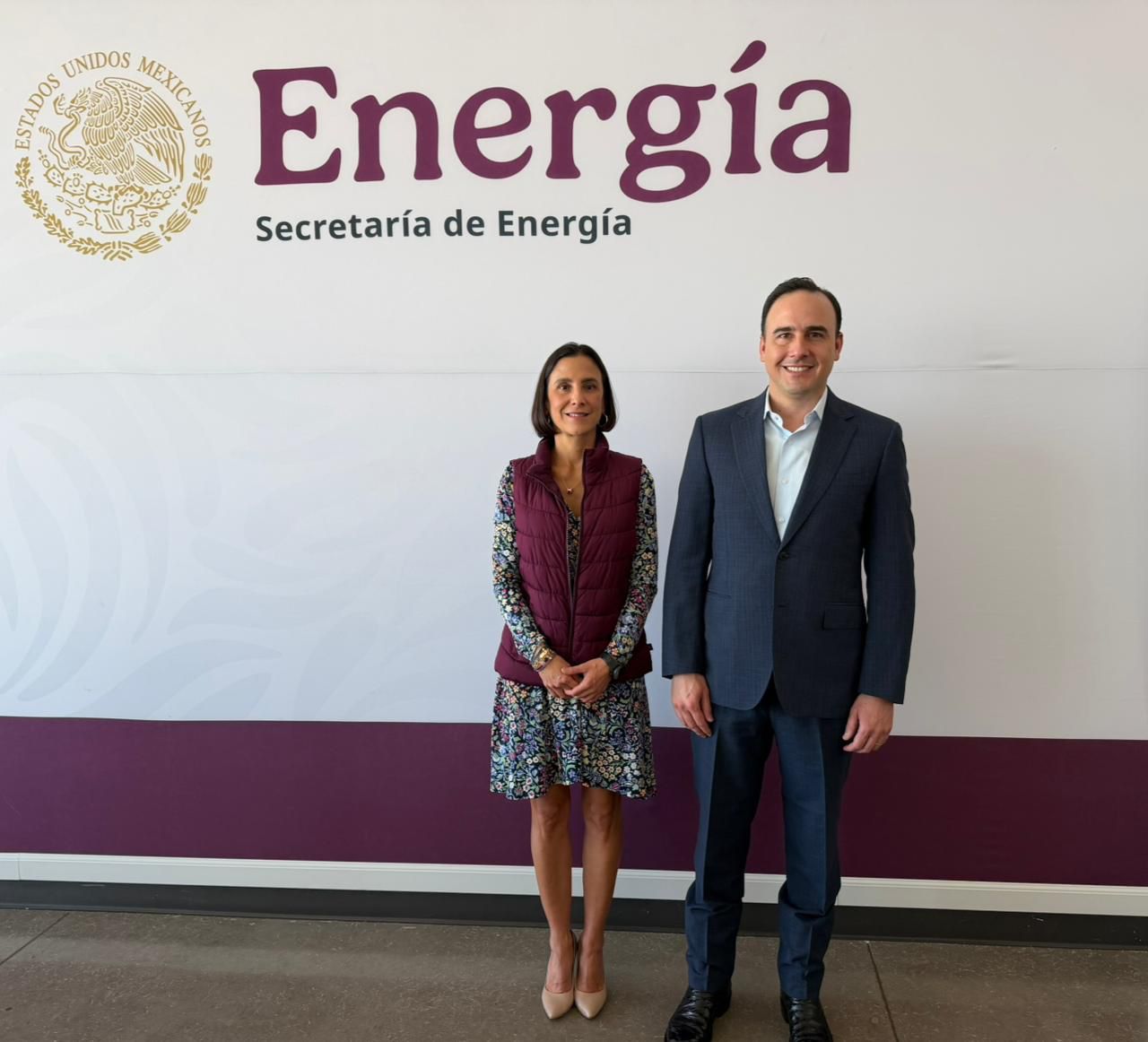 Exitosa reunión entre Manolo Jiménez y la Secretaria de Energía