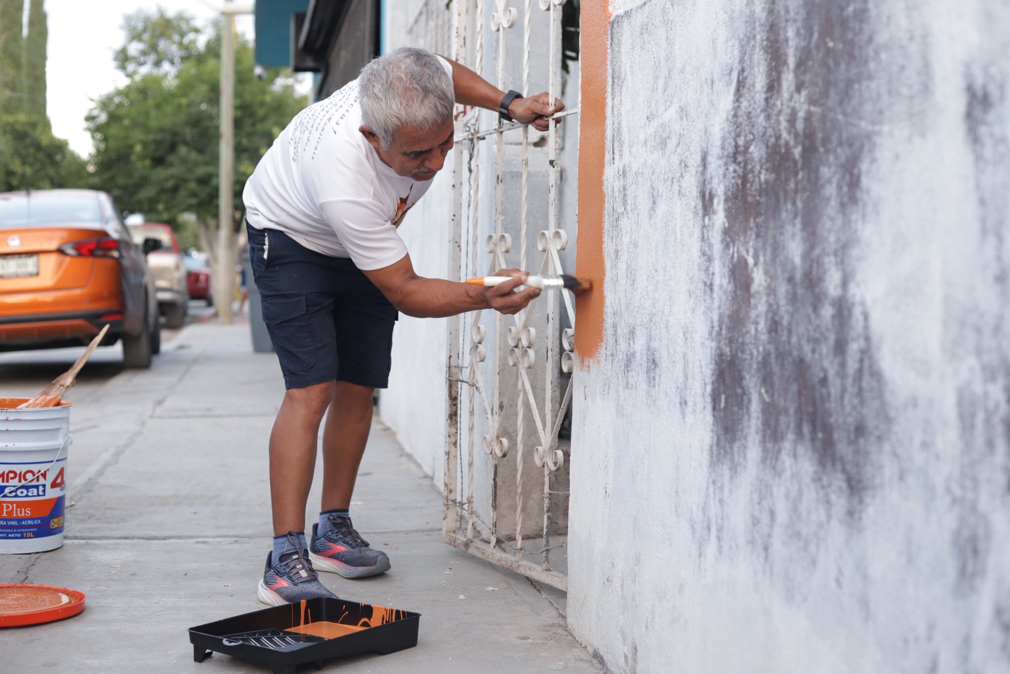 Continuarán pintando más fachadas en Parras
